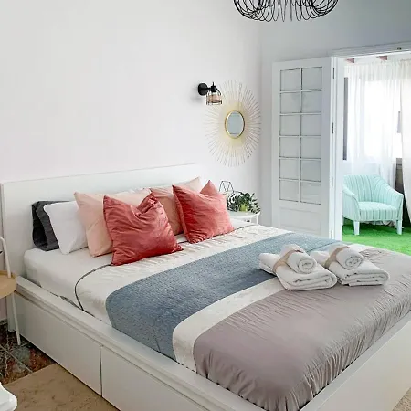 Privadas Cerca De La Playa Y Aeropuerto En Casa Compartida Con Otros Huespedes Holiday home *