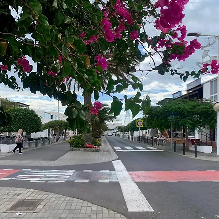 Privadas Cerca De La Playa Y Aeropuerto En Casa Compartida Con Otros Huespedes Holiday home Playa Honda (Lanzarote)