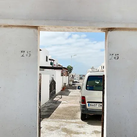 Privadas Cerca De La Playa Y Aeropuerto En Casa Compartida Con Otros Huespedes Holiday home