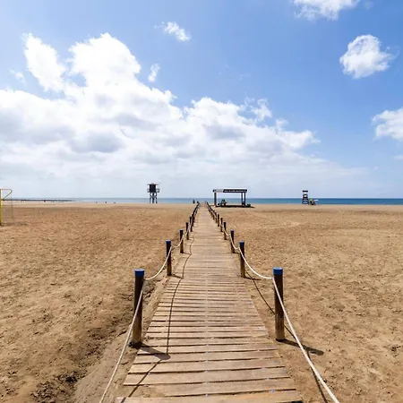 Privadas Cerca De La Playa Y Aeropuerto En Casa Compartida Con Otros Huespedes * Playa Honda (Lanzarote)