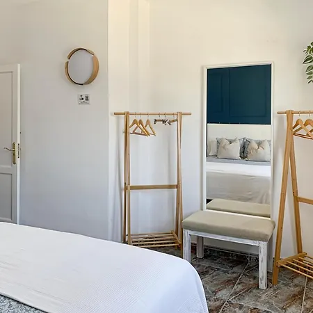 Privadas Cerca De La Playa Y Aeropuerto En Casa Compartida Con Otros Huespedes Holiday home *