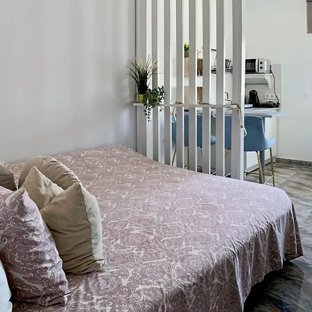 Holiday home Privadas Cerca De La Playa Y Aeropuerto En Casa Compartida Con Otros Huespedes Playa Honda (Lanzarote)