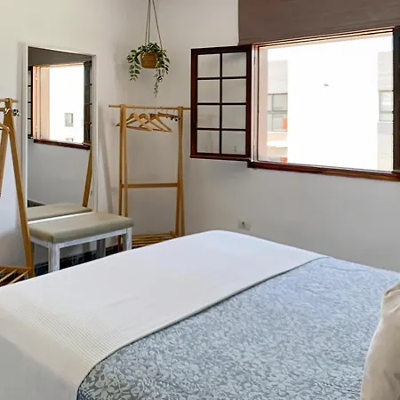 Holiday home Privadas Cerca De La Playa Y Aeropuerto En Casa Compartida Con Otros Huespedes Playa Honda (Lanzarote)