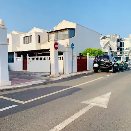 Privadas Cerca De La Playa Y Aeropuerto En Casa Compartida Con Otros Huespedes Σπίτι διακοπών Playa Honda (Lanzarote)